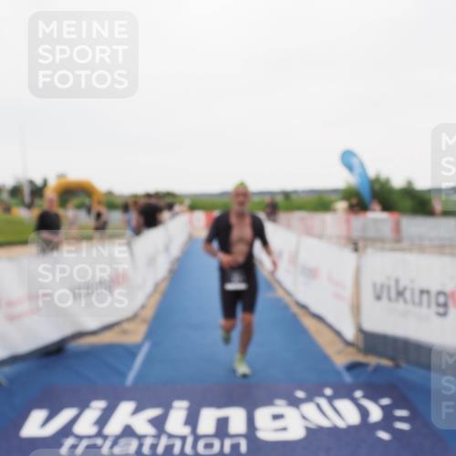 22.06.2025 - Viking Triathlon MichiJ http://msf.ph/oto/8084561 22.06.2025 16:19:47 Ziel 372 meine-sportfotos.de