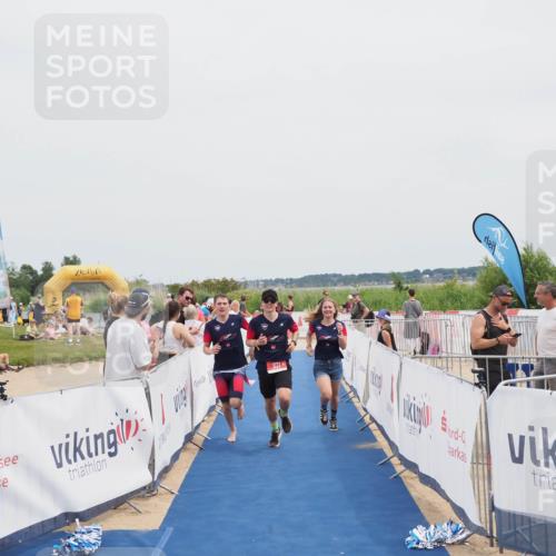 22.06.2025 - Viking Triathlon MichiJ http://msf.ph/oto/8084563 22.06.2025 14:43:03 Ziel 631 meine-sportfotos.de