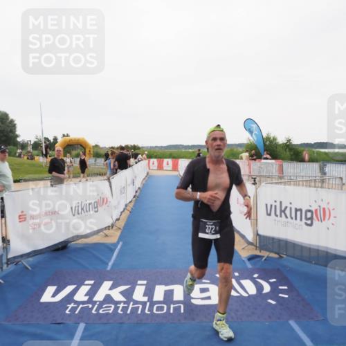 22.06.2025 - Viking Triathlon MichiJ http://msf.ph/oto/8084602 22.06.2025 16:19:48 Ziel 372 meine-sportfotos.de