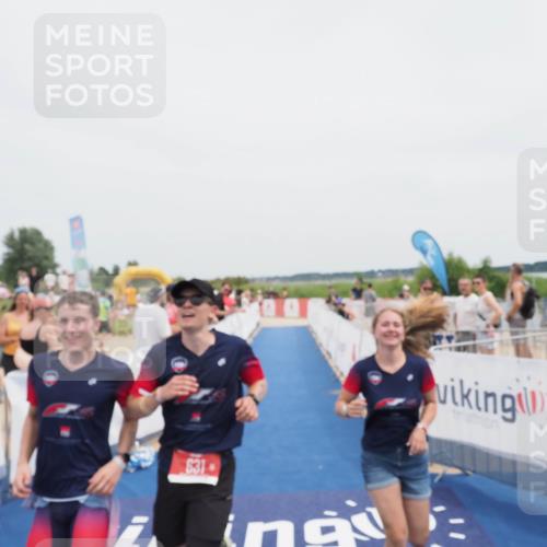 22.06.2025 - Viking Triathlon MichiJ http://msf.ph/oto/8084671 22.06.2025 14:43:05 Ziel 631 meine-sportfotos.de