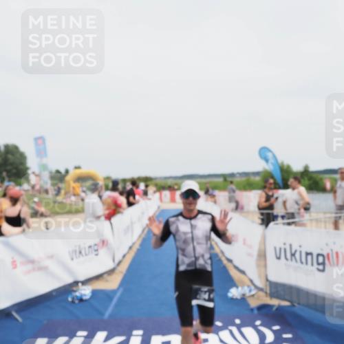 22.06.2025 - Viking Triathlon MichiJ http://msf.ph/oto/8084924 22.06.2025 14:43:21 Ziel 284 meine-sportfotos.de