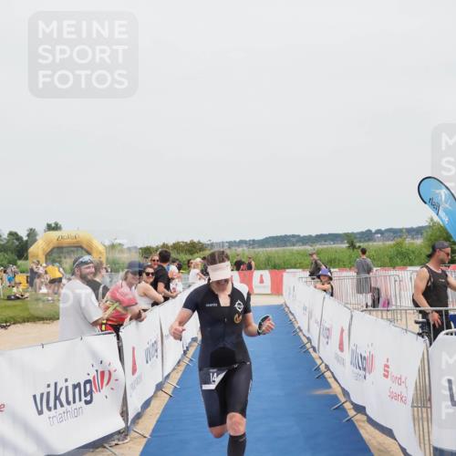 22.06.2025 - Viking Triathlon MichiJ http://msf.ph/oto/8085135 22.06.2025 14:43:36 Ziel 14 meine-sportfotos.de