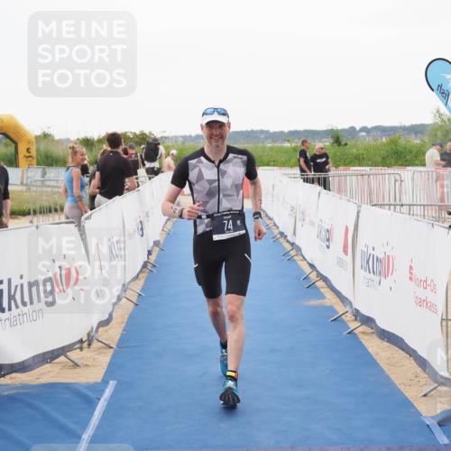 22.06.2025 - Viking Triathlon MichiJ http://msf.ph/oto/8085373 22.06.2025 16:20:33 Ziel 74 meine-sportfotos.de