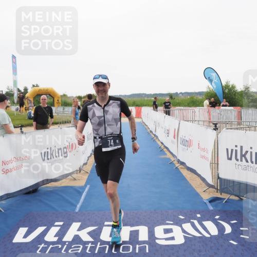 22.06.2025 - Viking Triathlon MichiJ http://msf.ph/oto/8085405 22.06.2025 16:20:34 Ziel 74 meine-sportfotos.de
