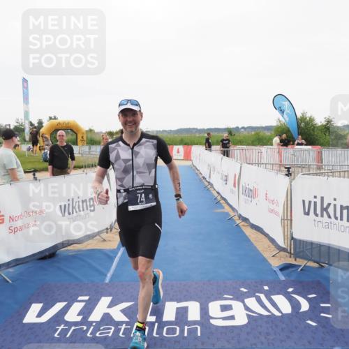 22.06.2025 - Viking Triathlon MichiJ http://msf.ph/oto/8085411 22.06.2025 16:20:34 Ziel 74 meine-sportfotos.de