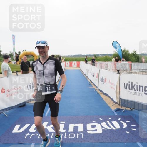 22.06.2025 - Viking Triathlon MichiJ http://msf.ph/oto/8085427 22.06.2025 16:20:34 Ziel 74 meine-sportfotos.de