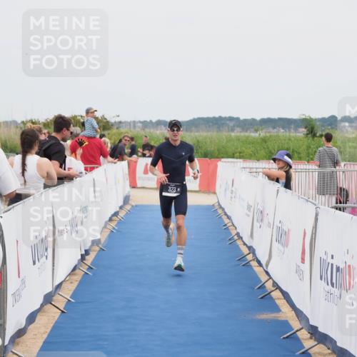 22.06.2025 - Viking Triathlon MichiJ http://msf.ph/oto/8085500 22.06.2025 14:45:37 Ziel 323 meine-sportfotos.de