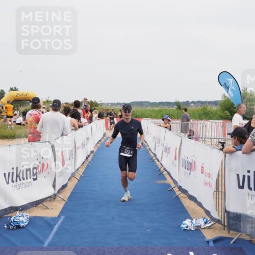 22.06.2025 - Viking Triathlon MichiJ http://msf.ph/oto/8085568 22.06.2025 14:45:38 Ziel 323 meine-sportfotos.de