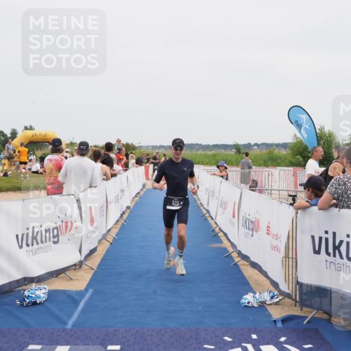 22.06.2025 - Viking Triathlon MichiJ http://msf.ph/oto/8085576 22.06.2025 14:45:39 Ziel 323 meine-sportfotos.de