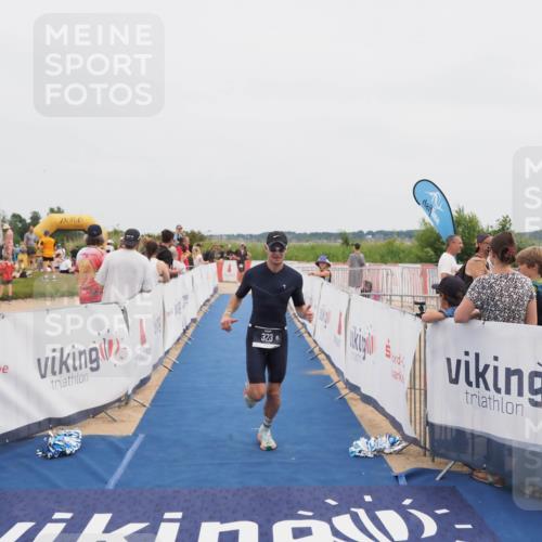 22.06.2025 - Viking Triathlon MichiJ http://msf.ph/oto/8085591 22.06.2025 14:45:39 Ziel 323 meine-sportfotos.de