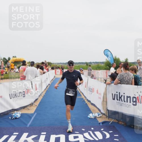 22.06.2025 - Viking Triathlon MichiJ http://msf.ph/oto/8085604 22.06.2025 14:45:39 Ziel 323 meine-sportfotos.de