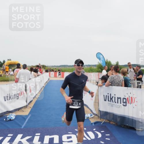 22.06.2025 - Viking Triathlon MichiJ http://msf.ph/oto/8085628 22.06.2025 14:45:39 Ziel 323 meine-sportfotos.de