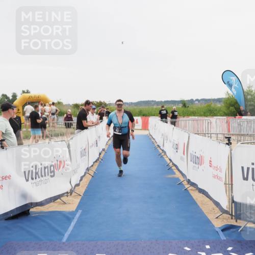 22.06.2025 - Viking Triathlon MichiJ http://msf.ph/oto/8085721 22.06.2025 16:13:35 Ziel 467 meine-sportfotos.de