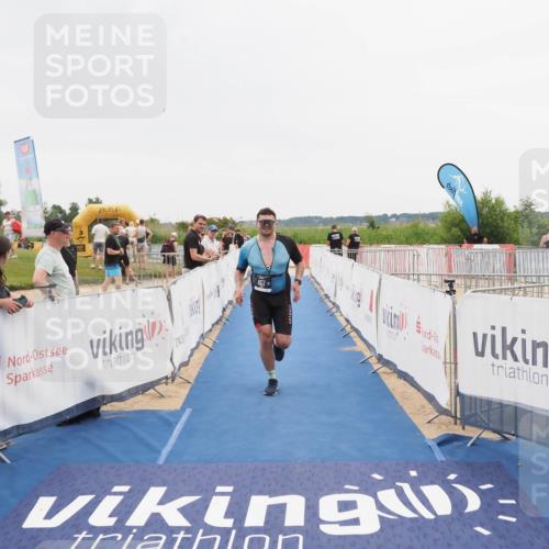 22.06.2025 - Viking Triathlon MichiJ http://msf.ph/oto/8085756 22.06.2025 16:13:35 Ziel 467 meine-sportfotos.de