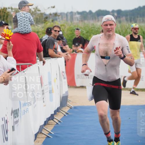 22.06.2025 - Viking Triathlon MichiJ http://msf.ph/oto/8086150 22.06.2025 14:47:38 Ziel 556 meine-sportfotos.de