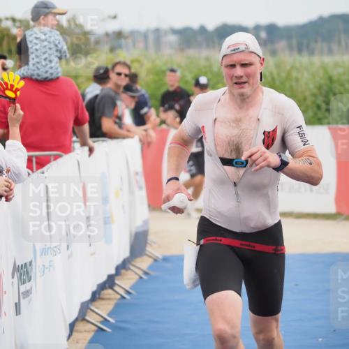 22.06.2025 - Viking Triathlon MichiJ http://msf.ph/oto/8086176 22.06.2025 14:47:39 Ziel 556 meine-sportfotos.de