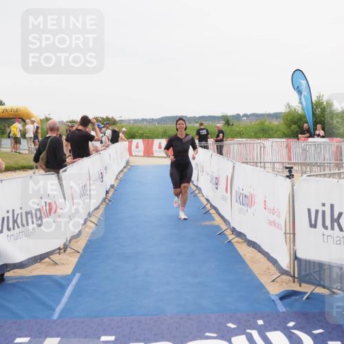 22.06.2025 - Viking Triathlon MichiJ http://msf.ph/oto/8086205 22.06.2025 16:14:54 Ziel 408 meine-sportfotos.de
