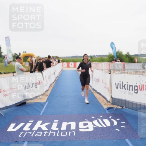 22.06.2025 - Viking Triathlon MichiJ http://msf.ph/oto/8086268 22.06.2025 16:14:55 Ziel 408 meine-sportfotos.de