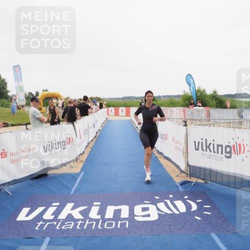 22.06.2025 - Viking Triathlon MichiJ http://msf.ph/oto/8086281 22.06.2025 16:14:55 Ziel 408 meine-sportfotos.de