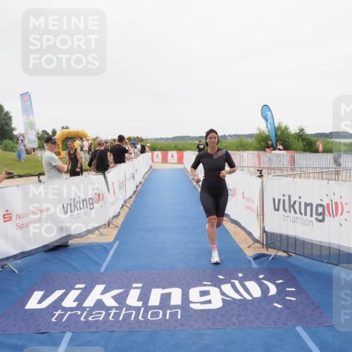 22.06.2025 - Viking Triathlon MichiJ http://msf.ph/oto/8086286 22.06.2025 16:14:55 Ziel 408 meine-sportfotos.de