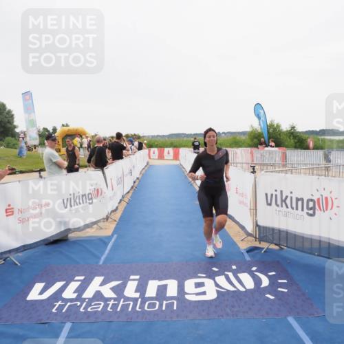 22.06.2025 - Viking Triathlon MichiJ http://msf.ph/oto/8086293 22.06.2025 16:14:55 Ziel 408 meine-sportfotos.de