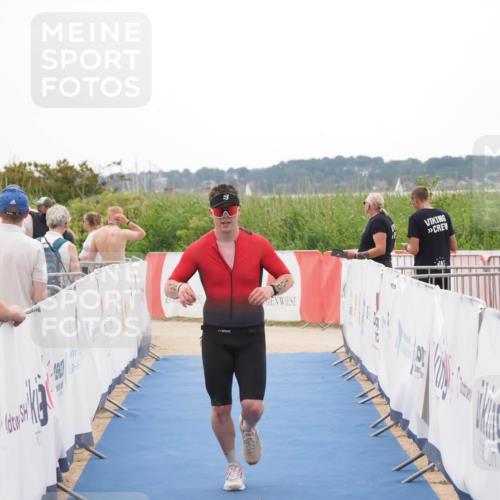 22.06.2025 - Viking Triathlon MichiJ http://msf.ph/oto/8086961 22.06.2025 16:17:10 Ziel 106 meine-sportfotos.de