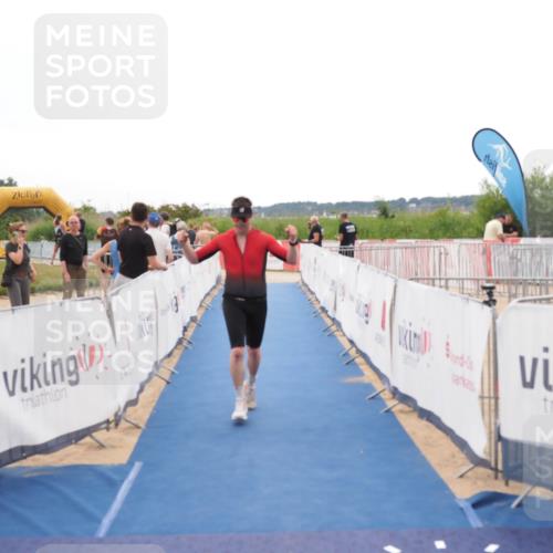 22.06.2025 - Viking Triathlon MichiJ http://msf.ph/oto/8087022 22.06.2025 16:17:12 Ziel 106 meine-sportfotos.de