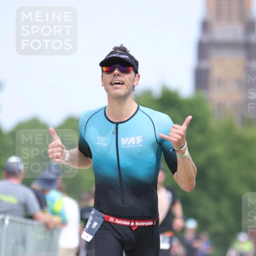 22.06.2025 - Viking Triathlon H.Heesch http://msf.ph/oto/8088575 22.06.2025 14:57:23 Laufen 93, 159, 273, 316 meine-sportfotos.de
