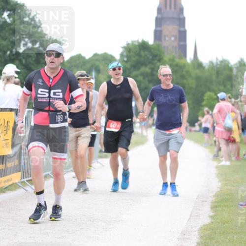 22.06.2025 - Viking Triathlon H.Heesch http://msf.ph/oto/8088645 22.06.2025 15:56:07 Laufen 199, 333, 647 meine-sportfotos.de