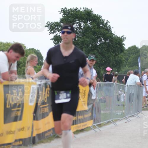 22.06.2025 - Viking Triathlon H.Heesch http://msf.ph/oto/8088795 22.06.2025 15:56:23 Laufen 261, 306 meine-sportfotos.de