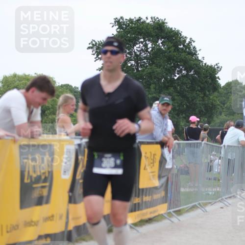 22.06.2025 - Viking Triathlon H.Heesch http://msf.ph/oto/8088797 22.06.2025 15:56:23 Laufen 261, 306 meine-sportfotos.de