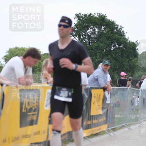 22.06.2025 - Viking Triathlon H.Heesch http://msf.ph/oto/8088800 22.06.2025 15:56:24 Laufen 261, 306 meine-sportfotos.de