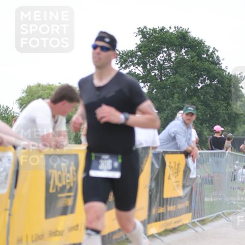 22.06.2025 - Viking Triathlon H.Heesch http://msf.ph/oto/8088803 22.06.2025 15:56:24 Laufen 261, 306 meine-sportfotos.de