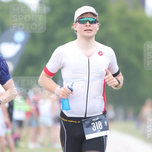 22.06.2025 - Viking Triathlon H.Heesch http://msf.ph/oto/8088838 22.06.2025 15:56:37 Laufen 318, 328 meine-sportfotos.de
