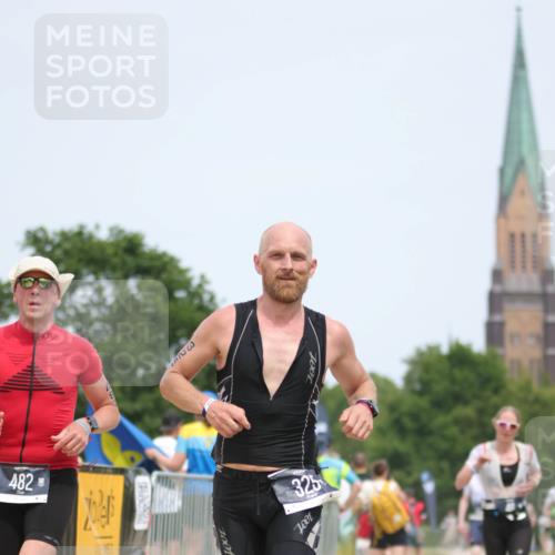 22.06.2025 - Viking Triathlon H.Heesch http://msf.ph/oto/8088966 22.06.2025 14:58:54 Laufen 46, 137, 196, 325, 482 meine-sportfotos.de
