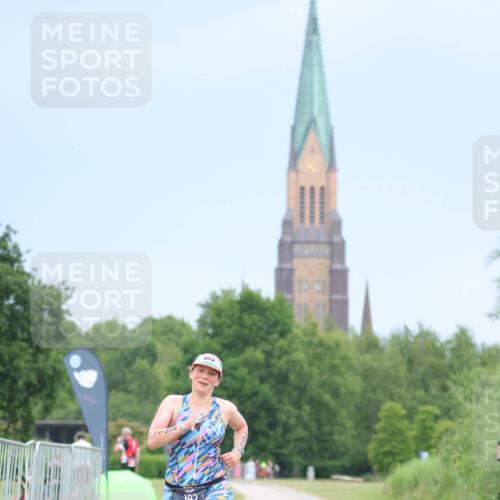 22.06.2025 - Viking Triathlon H.Heesch http://msf.ph/oto/8089013 22.06.2025 16:51:39 Laufen 192, 498 meine-sportfotos.de