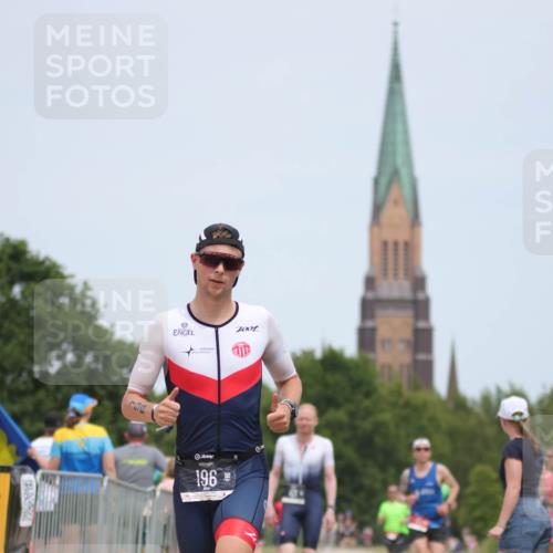 22.06.2025 - Viking Triathlon H.Heesch http://msf.ph/oto/8089022 22.06.2025 14:59:02 Laufen 46, 196, 611 meine-sportfotos.de