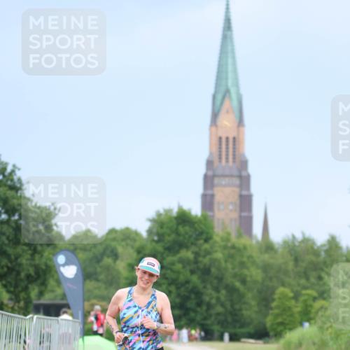 22.06.2025 - Viking Triathlon H.Heesch http://msf.ph/oto/8089033 22.06.2025 16:51:39 Laufen 192, 498 meine-sportfotos.de
