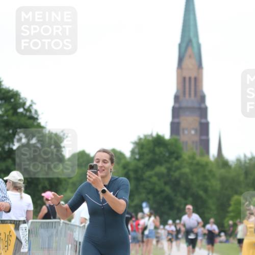 22.06.2025 - Viking Triathlon H.Heesch http://msf.ph/oto/8089036 22.06.2025 15:58:16 Laufen 24 meine-sportfotos.de