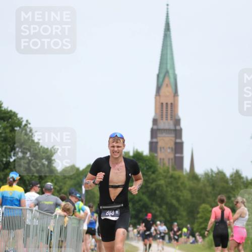 22.06.2025 - Viking Triathlon H.Heesch http://msf.ph/oto/8089090 22.06.2025 14:59:31 Laufen 203 meine-sportfotos.de