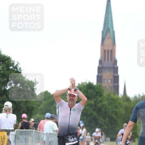 22.06.2025 - Viking Triathlon H.Heesch http://msf.ph/oto/8089130 22.06.2025 15:58:24 Laufen 18, 254 meine-sportfotos.de