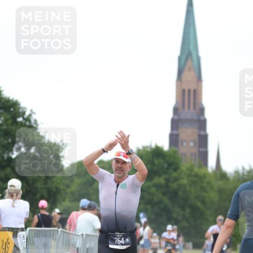 22.06.2025 - Viking Triathlon H.Heesch http://msf.ph/oto/8089137 22.06.2025 15:58:24 Laufen 18, 254 meine-sportfotos.de