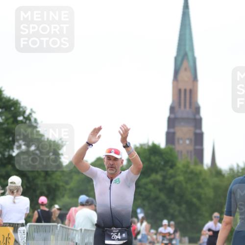 22.06.2025 - Viking Triathlon H.Heesch http://msf.ph/oto/8089144 22.06.2025 15:58:24 Laufen 18, 254 meine-sportfotos.de