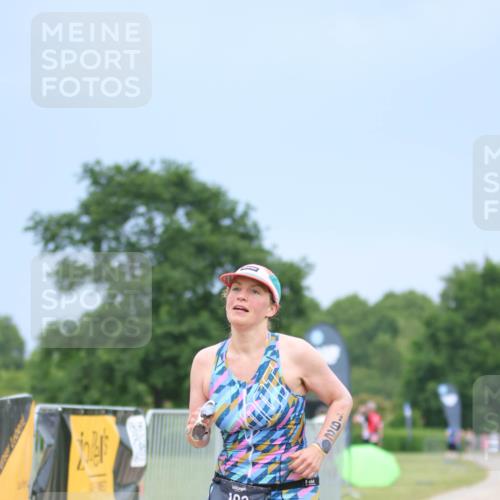 22.06.2025 - Viking Triathlon H.Heesch http://msf.ph/oto/8089207 22.06.2025 16:51:41 Laufen 192, 498 meine-sportfotos.de