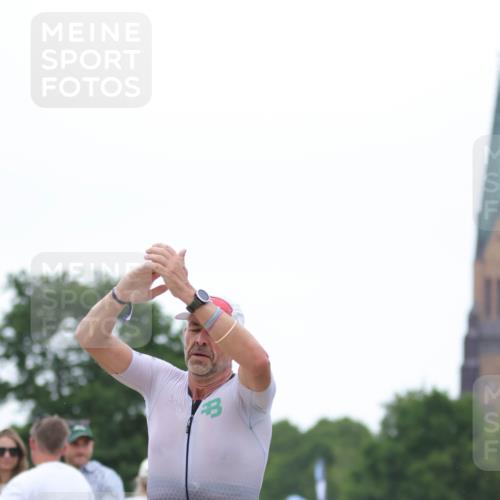 22.06.2025 - Viking Triathlon H.Heesch http://msf.ph/oto/8089230 22.06.2025 15:58:25 Laufen 18, 254 meine-sportfotos.de