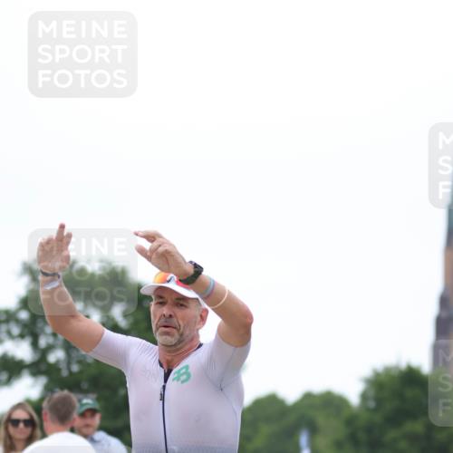 22.06.2025 - Viking Triathlon H.Heesch http://msf.ph/oto/8089234 22.06.2025 15:58:25 Laufen 18, 254 meine-sportfotos.de