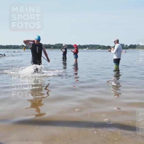 22.06.2025 - Viking Triathlon KatJ http://msf.ph/oto/8089278 22.06.2025 10:24:53 Schwimmen 4, 329, 521 meine-sportfotos.de