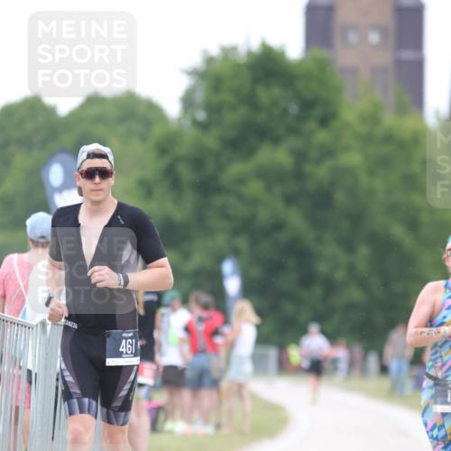 22.06.2025 - Viking Triathlon H.Heesch http://msf.ph/oto/8089393 22.06.2025 15:58:42 Laufen 77, 192, 461 meine-sportfotos.de