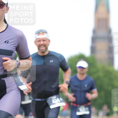 22.06.2025 - Viking Triathlon H.Heesch http://msf.ph/oto/8089400 22.06.2025 15:02:04 Laufen 221, 309, 434, 441, 538 meine-sportfotos.de