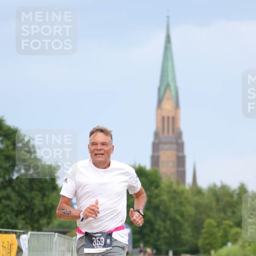22.06.2025 - Viking Triathlon H.Heesch http://msf.ph/oto/8089500 22.06.2025 16:53:11 Laufen 359, 436 meine-sportfotos.de